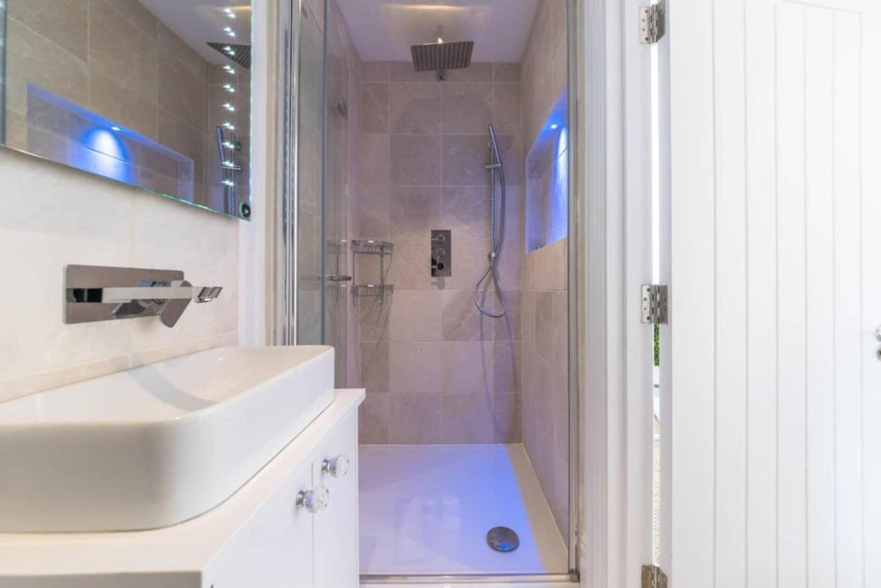 Luxury 2 Bed Apartment With Sw Facing Terrace Londres Exterior foto